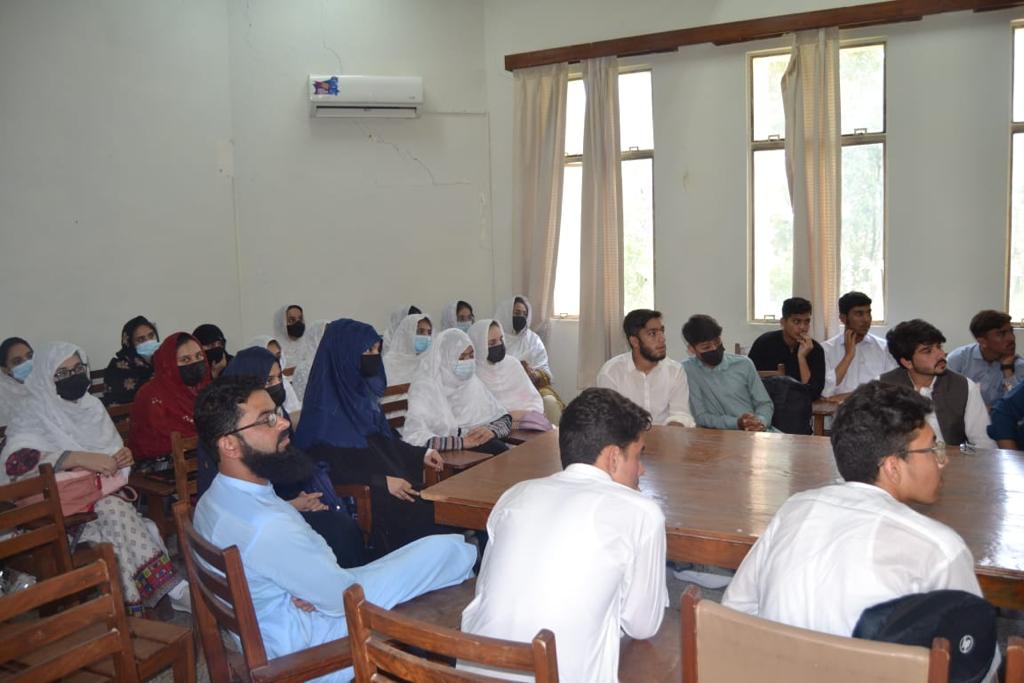 ascqau's tweet photo. Visit of the Centre QAU by English Language Access Program’s participants and teachers University of Buner https://t.co/lxBa5RceYZ
