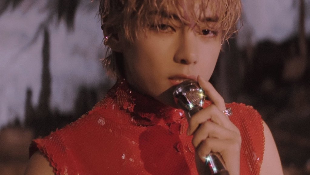 🛎️ #V "Love Me Again" and "Rainy Days" will be released on August 11 at 1PM KST!