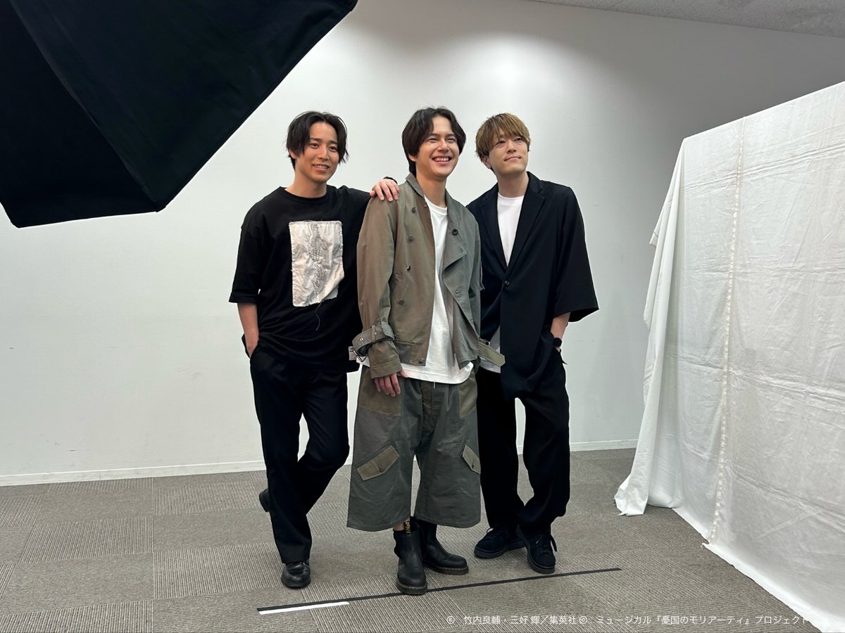 mu_moriarty's tweet photo. 【掲載情報】
「ステージナタリー」に
#平野良 さん #鎌苅健太 さん #髙木俊 さんのインタビュー掲載✍️

長いトンネルを抜けた先にあるものとは？
ついに始まる”最後の事件”

皆様是非ご覧ください👀✨
https://t.co/MaKEHinvuR

⏬チケット発売中
https://t.co/V35xQ8Vozm

#モリミュ https://t.co/yVjxlJJhRy