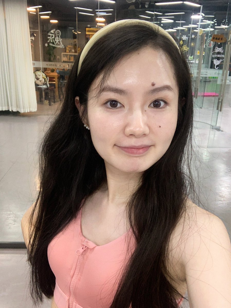 yuanliaocecilia's tweet image. #BeijingDiary #afterwork #learningfrench Wow! It&apos;s Thursday and I am so happy! Let me bring some energy to everyone!
Waouh! Aujourd&apos;hui est jeudi et je suis si heureux! Laissez-moi apporter de l&apos;énergie à tout le monde! #experiencechinawithcecilia