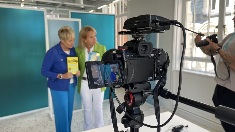 mandyflint's tweet photo. I was reminded today how great in-person meetings can be. Energising, collaborative, and you always learn something new. We spent a few hours filming at our publisher's London Strand office, and it was great fun.  

 #leadership #impact #businessbooks #publishing #videocontent https://t.co/DSD6uNWVOE