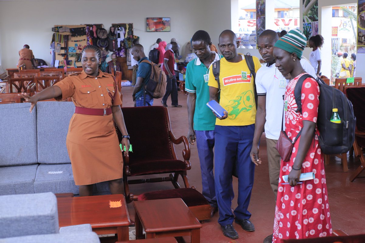 UgandaPrisons's tweet image. Ms. Juliet Kabami, Superintendent of Prisons (Manager-Prisons Showroom) guiding clients through  Prisons Industries Products at Source of the Nile National Agricultural Show in Jinja.

She highlights key features, benefits, and how each product can meet their needs.

#AgricShow23
