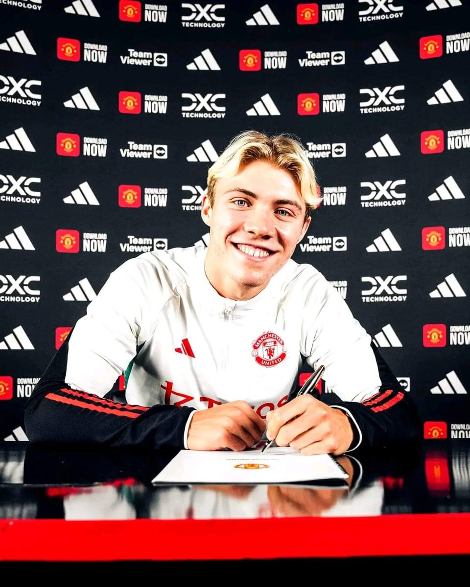 Manutd9ja_'s tweet photo. Man United have suffered a HUGE BLOW after realising Rasmus Hojlund’s injury is worse than first feared. 🤕🤦‍♂️

(Source: talkSPORT)

#mufc #ggmu #PANAOM https://t.co/de5UDFYfFD