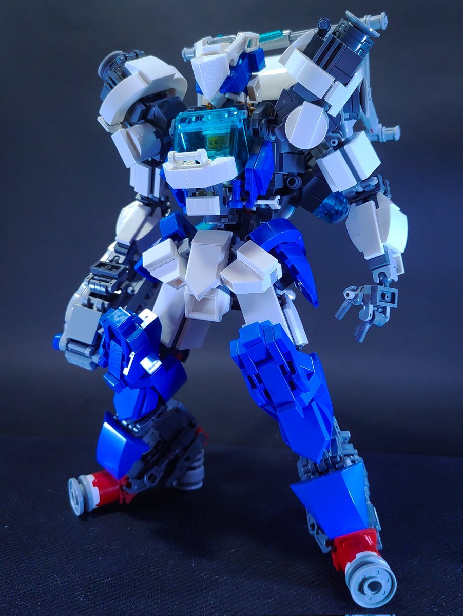 BlueglassesLEGO's tweet photo. BMA宇宙ロボコンペ参加作品

レゴロボ/ 「Pseudalia (シューダリア)」

2XXX年、近年発見された惑星で見つかった新奇な物質 (仮称α28物質) は全生物をさらなる高みへと誘う可能性を秘めていた
そこで人類は新物質回収用人型ロボットスーツを開発した

#BMA宇宙ロボ
#レゴロボ  #LEGO https://t.co/yBlWDDrgN7