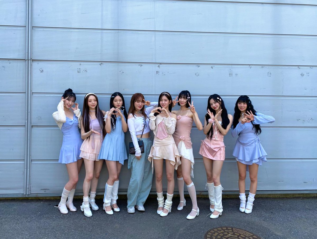 zzzlovelyz's tweet photo. 230810 auspicious_jsoyeon instagram 1-1

#퀸덤퍼즐 #PUZZLIN
너무나도 예쁜 우리 칠공주들🎀💕
PUZZLIN’ 안무 좋아해주고 찰떡같이 소화해 내준
케이, 수윤, 리이나, 지원, 수진, 미루, 우연!
내눈엔 울 멤버들이 최고💖
다들 너무너무 고생했어요!!!!!!

https://t.co/HdMkQlwQBV

#케이 #러블리즈 https://t.co/fcYcki4Mdf