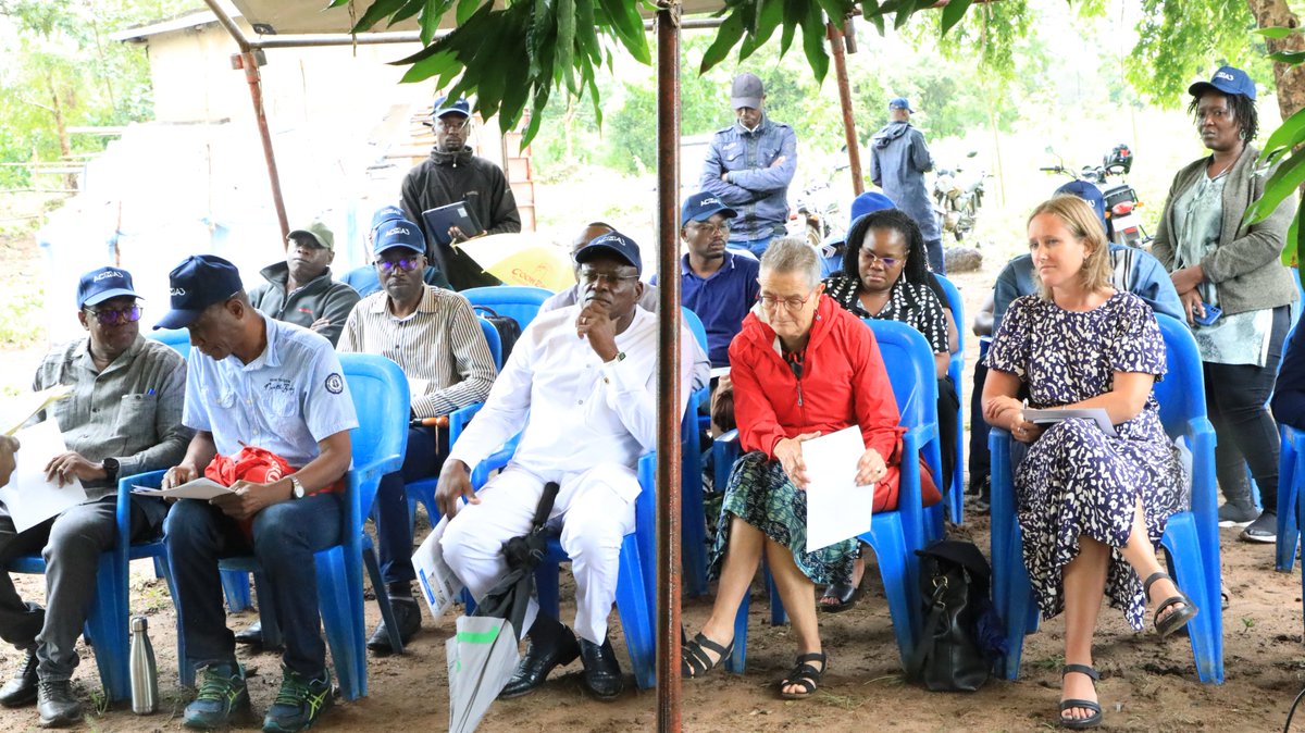 Visite à N'Dali de l'Ambassadrice des Pays Bas près le Bénin @Totjoelker. La délégation a été acceuilli sur le site hydroagricole de Boko par la Coopérative Prostérité, le maire de N'Dali,  équipe @ACMA2BENIN et des représentants du consortium <a href="/IFDCGlobal/">IFDC</a> <a href="/CARE_BeninTogo/">CARE Bénin/Togo</a> <a href="/100KIT/">KIT</a>