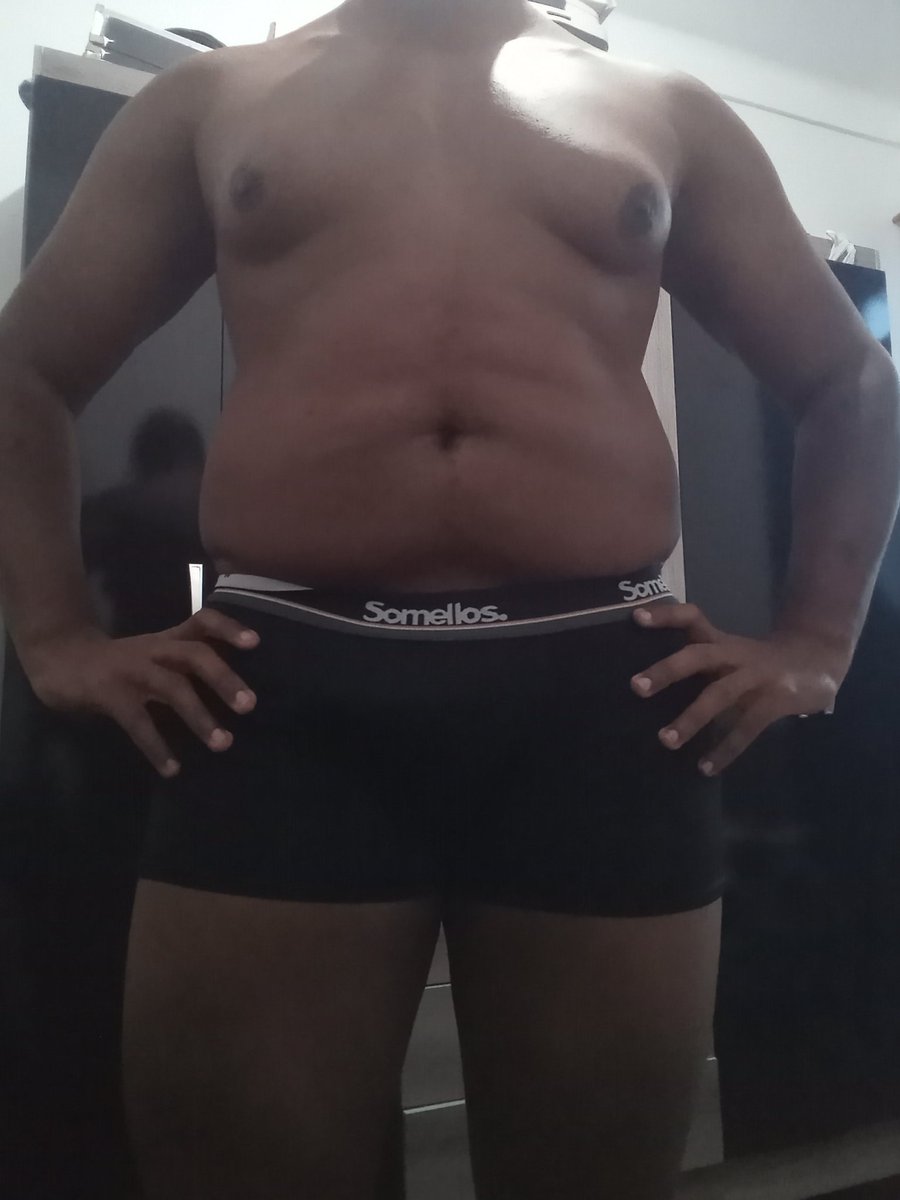 Blacktinycock's tweet photo. Bom dia!
#blackcock #chubbygaymen #Chubby_Boy #mantits #belly #cockawards #fatboy https://t.co/CfTh1QWtlC