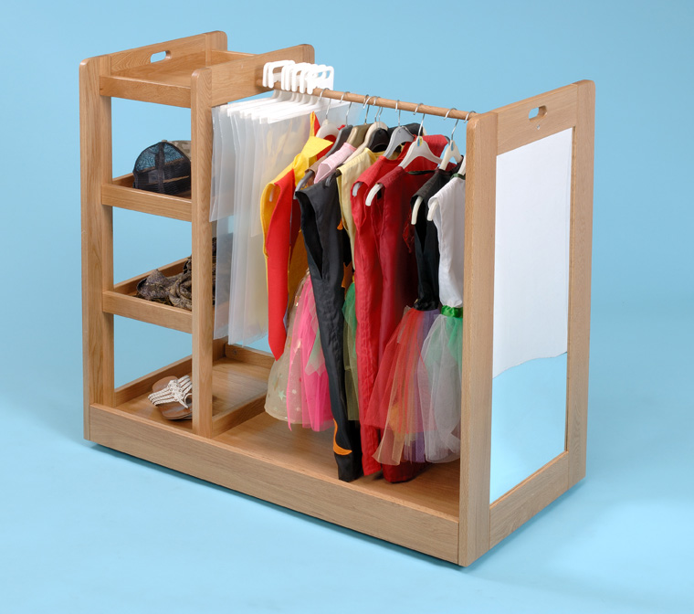 PlasticsDirect's tweet image. Summer’s here (well almost!) , We’ve been busy processing our various plastic mirror’s for indoor &amp;amp; outdoor use. #mirrorbars #bar #gardenmirror #acrylicmirror #styrenemirror #joinery #plasticfabrication