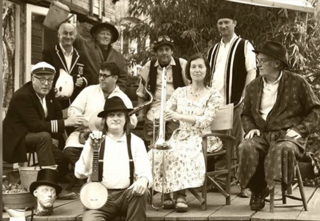 The Trouser Trumpets 
Friday 25th August 
39 Oxford St.
Whitstable 

“A bunch of musical Fools” NY Times
“…How do they do it ?” Melody Maker 

… nearly 500 years of talent on stage!!!