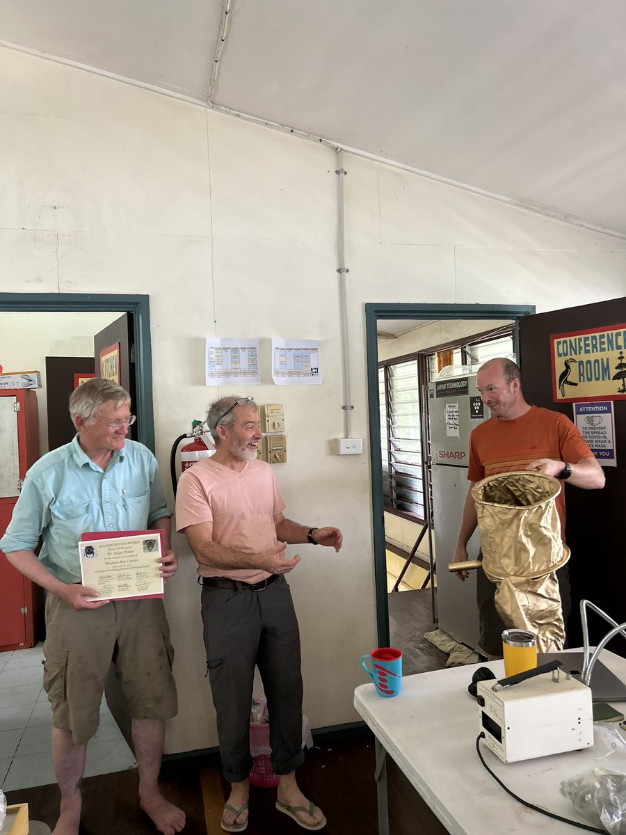 We want to give a special thank you to @ant_explorer for 19 years of Ant Course! He has been awarded the Golden Sifter for all of his hard work. Thank you Brian!