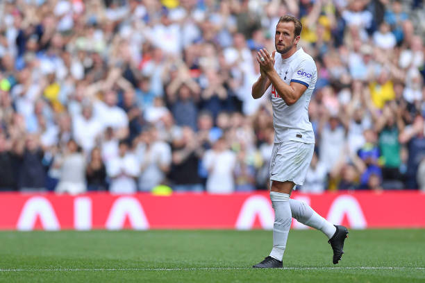 Roro89F's tweet image. Sauf retournement de situation, nous sommes en mesure de vous affirmer qu’Harry #Kane va rejoindre le Bayern Munich. 

- Les deux clubs finalisent les derniers détails de l’accord. Et L&apos;attaquant anglais devrait signer un contrat de 5️⃣ ans. 

(@SportsZone__) - #FCBayern #THFC