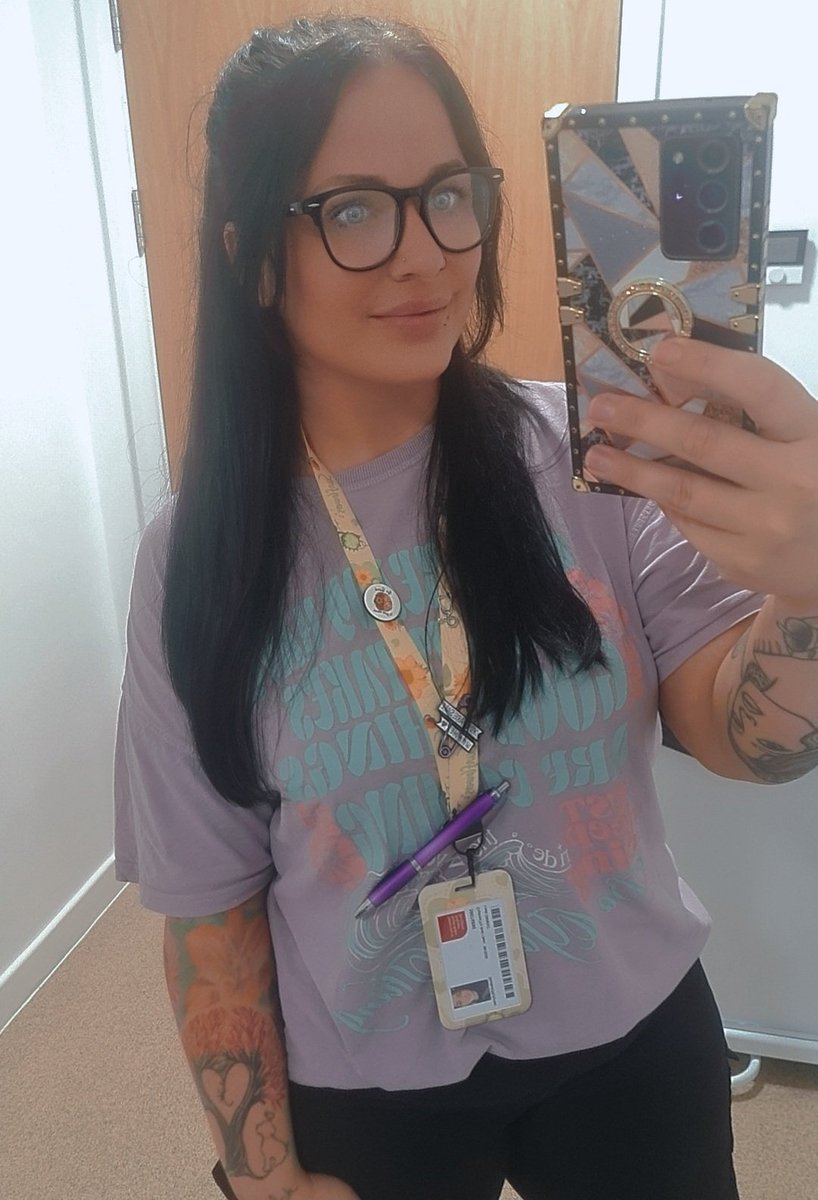 Leah_LDStudent's tweet photo. .. and that's a wrap! Year 1 as an LD Student Nurse completed, and all my essays and exams passed! 

I am so excited to finally relax for the next 4 weeks and enjoy quality time with my amazing family 🥰🥰🥰

@usw_flse @USWNurSoc #StudentLDNurse @USWPlacements  @USWHealthcare https://t.co/fIQK4su8KQ