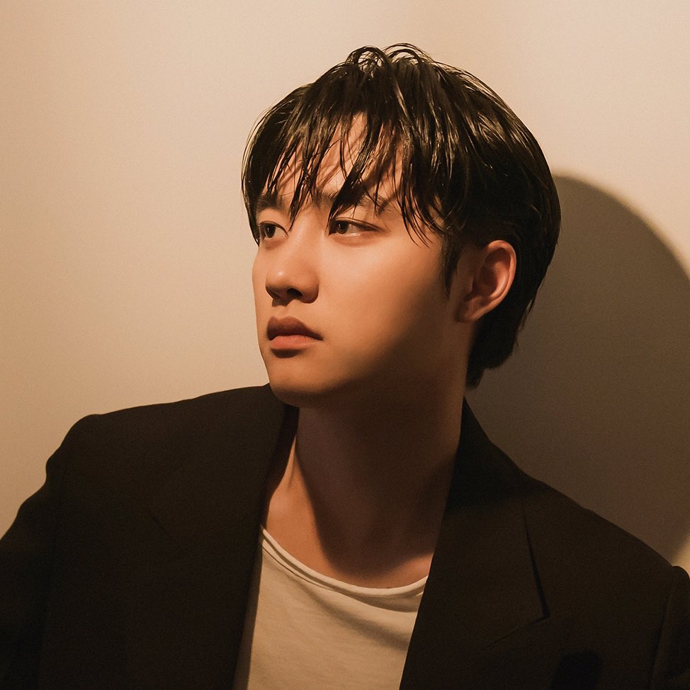 HOLD ON. KYUNGSOO.