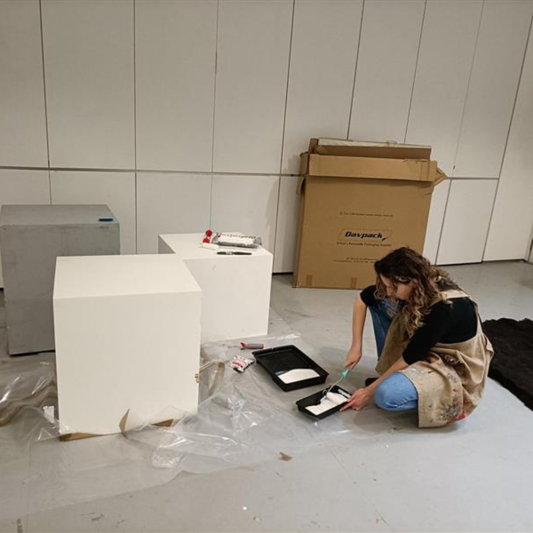 developmentuea's tweet photo. Anastasia Petrkenko's 'The Suitcase' art exhibition explored the concepts of loss and belonging through the eyes of sanctuary seekers. Read our recent newsletter to find out more at https://t.co/Ahi6aAjr5h
#closeknitcommunity #afutureforeveryone #everydaydev #madein1973 https://t.co/JSsih1wFmZ