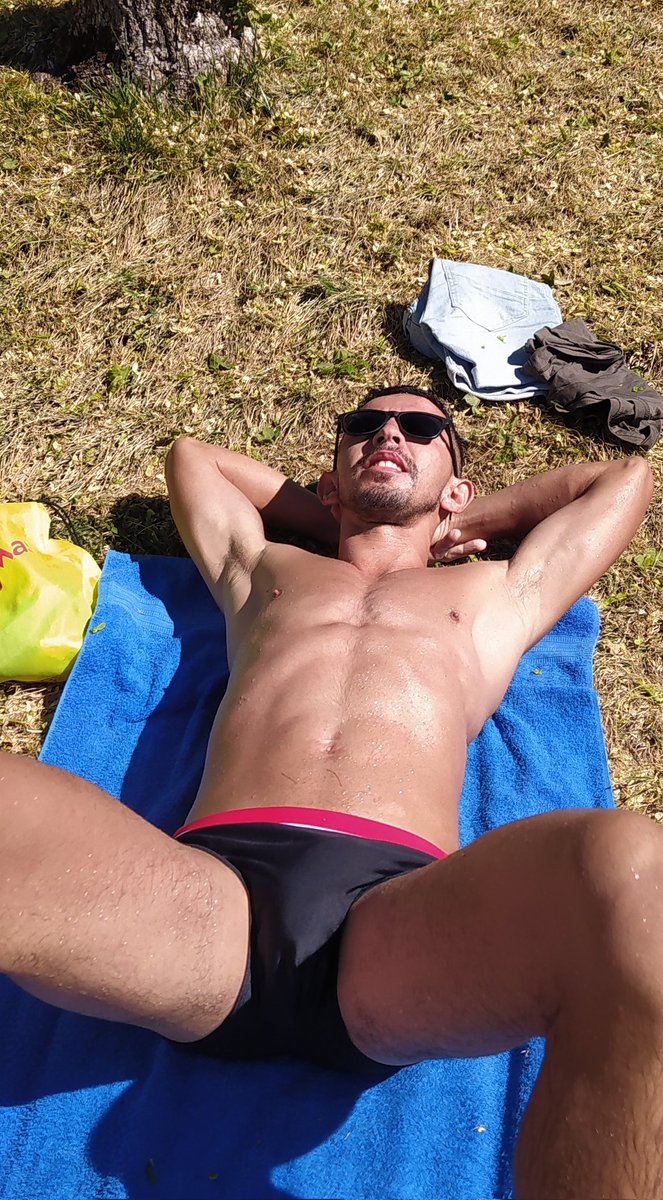 1993Davidsf's tweet photo. Viviendo el verano 🥵🥵 https://t.co/U6fjKksDdy