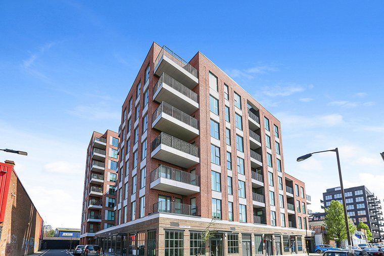 Our mixed-use #development in #Southwark has four new ground floor #commercialunits #tolet, ranging from 1,506 -2,514 sqft, with private access &amp; loading bays. 

Get in touch with our agents for details:
<a href="/KALMARsLtd/">KALMARs</a>: ow.ly/MH0250PtMgj
@whozoo_ltd: ow.ly/UZ4j50PtMgi