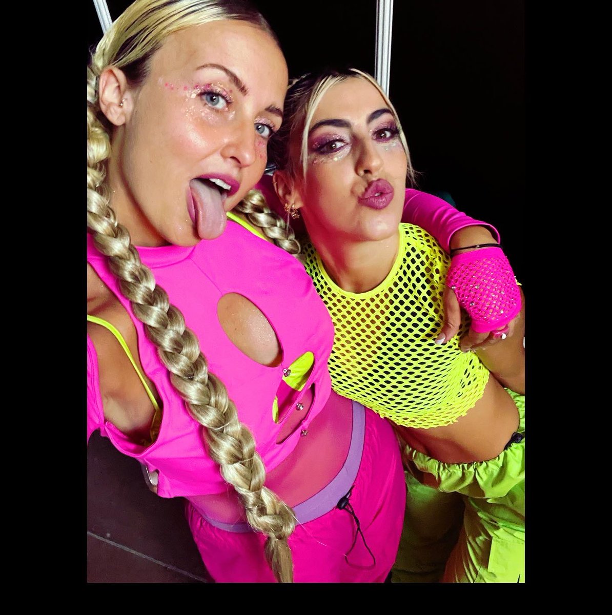 Gracias, gracias, mil gracias por vuestro calor cerrando el primer día de <a href="/sonoramaribera/">Sonorama Ribera</a> 
💗👑💗
Ayer fluimos, hicimos lo que nos dio la gana y fuimos libres.
Esto acaba de empezar y no puedo estar más feliz 🦄 #NoDramaTour