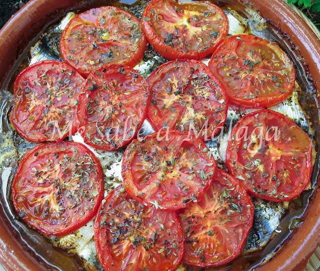 Hoy en #RecetasSAM: unas sabrosas sardinas a la teja o manolitas. Una receta de @MesabeaMalaga 😋 bit.ly/3tBwxyh