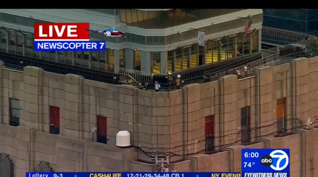 We see you, <a href="/SamChampion/">Sam Champion</a>!