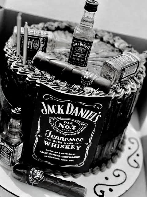 ᅠᅠ
“ สุขสันต์วันเกิดปีเตอร์ พาร์คเกอร์ ไม่ว่าจะคนนั้น[ชี้] คนนี้[ชี้อีกที] หรือคนโน้น[ผายมือ] พวกนายน่าอัศจรรย์ใจมากๆ ขอให้โชคดีและแข็งแรง อ้อ—ใช่จีบหนุ่มจีบสาวคนไหนก็ขอให้ติดล่ะ ”

                  #HappyBirthdaySpiderMan

“ และแน่นอนอภินันทนาการจากแบล็คแคทไนท์คลับ ” winks