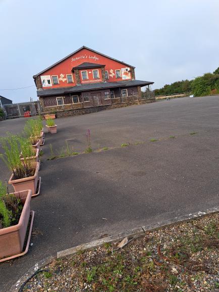 OffgridIreland's tweet photo. Another plantation centre opening soon, Duncormick co wexford. Place called scavilles Lodge. Closed since 2013 but reopening this month by the looks of it. New bus link created to accommodate as well! #IrelandisFull https://t.co/qBHnkmXlhk