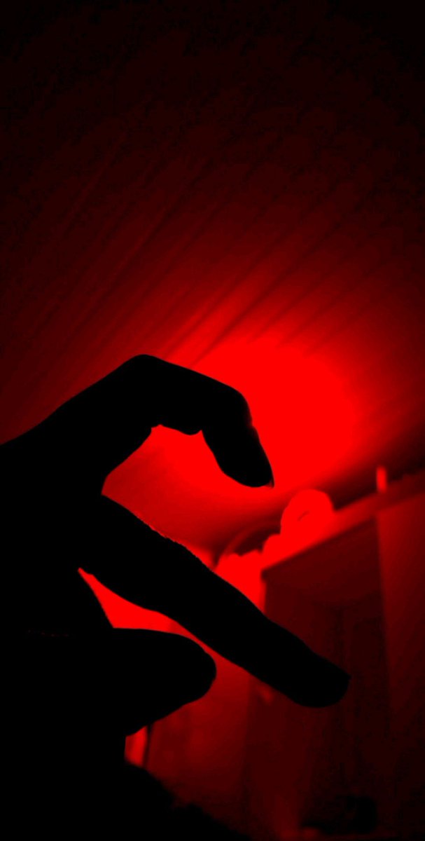 wallpaperdig.com/grunge-aesthet… 
The grunge aesthetic is still cool today, and it’s a great way to express your individuality. If you’re looking for a way to add a touch of edge to your wardrobe, grunge is a great option nor too bad one.