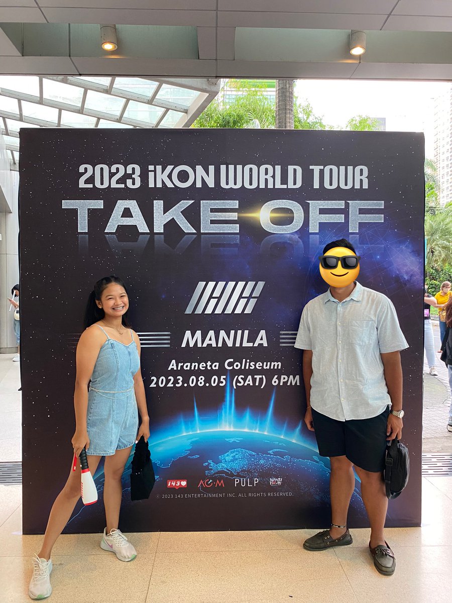 boi stood so straight it looks like i forced him to take a photo with me lol