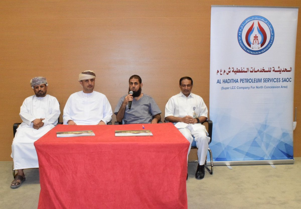 DGHS_Dakhiliyah's tweet photo. ضمن المسؤولية المجتمعية لمؤسسات القطاع الخاص. التوقيع بـ #مستشفى_نزوى على اتفاقية تبرع شركة الحديثة للخدمات النفطية لتزويد وحدة المناظير بجهاز منظار المعدة. وقع الاتفاقية نيابة عن الشركة الفاضل أحمد بن عبدالله الدرعي رئيس مجلس الإدارة، والدكتور علي بن زايد البوسعيدي مدير المستشفى https://t.co/Eq0VCYbMPC