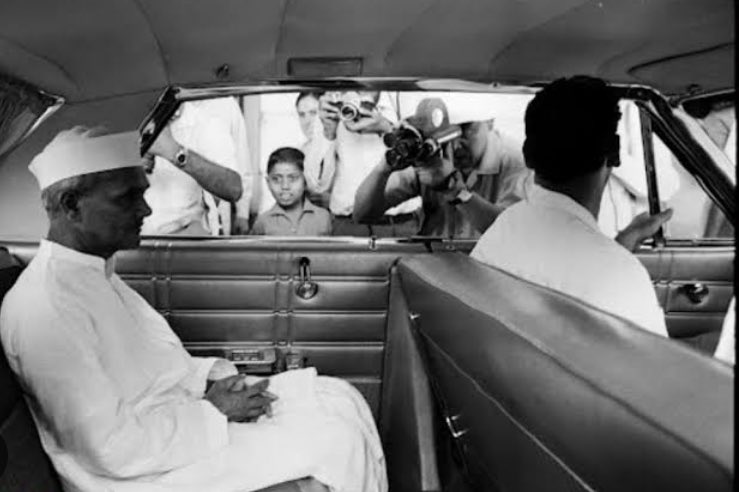 मेरे दादा जी व देश के द्वितीय प्रधानमंत्री स्व• श्री लाल बहादुर शास्त्री जी 🙏🏻