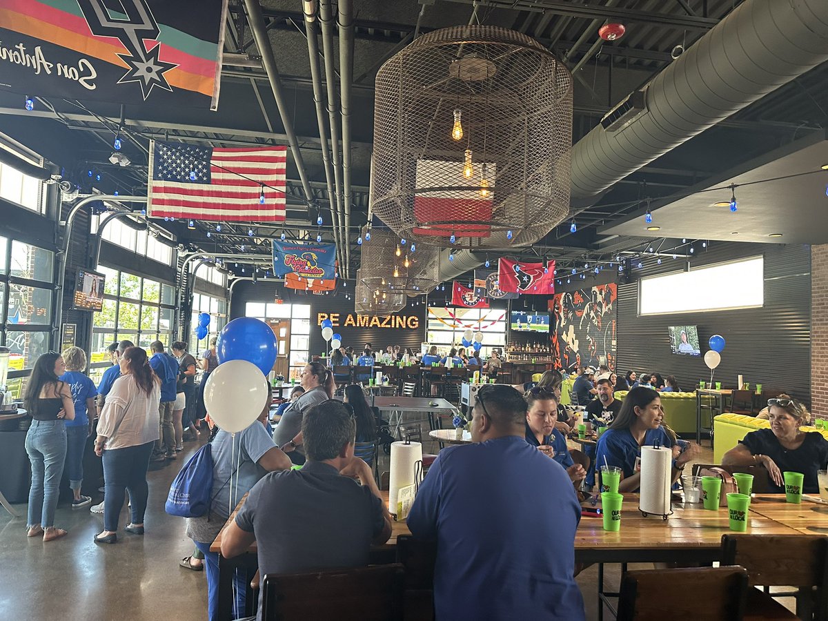 ShMoreno2006's tweet photo. Need another reason to join the @BaptistHealthSA RN Residency Program ? Social Events! 😎 Thank you to Chicken N Pickle for hosting our Social Event for RN New Grads, Nurse Immerisons , &amp; Nurse Externs.

#BaptistHealthSystem #NurseResidencyProgram #FollowMeToBaptist https://t.co/JRB2wV4ZYT