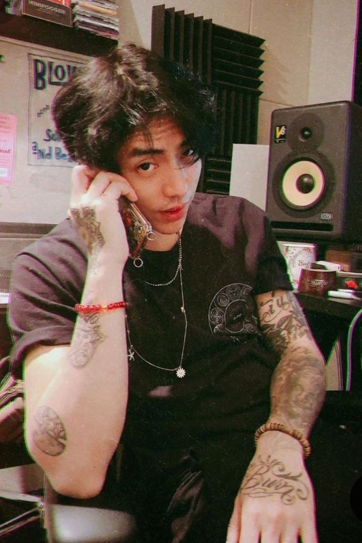 depmoon_'s tweet photo. Can I have one that look and soft spoken like him? https://t.co/5AV1ZmYT8o