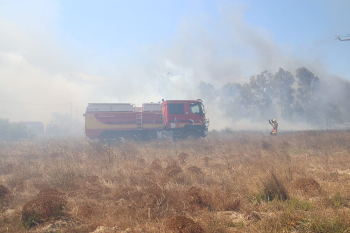 UIISC5CORTE's tweet photo. Hier, le GFFF-V de @UIISC5CORTE pré positionné en 🇬🇷 a été engagé sur 🔥 commune de Marathon.
Actions menées ➡️ protection de point sensible, jalonnement de flanc et traitement de lisières.
8 ha brûlés, plusieurs centaines de sauvegardés et habitations sauvées. #MPCU https://t.co/qKM73OpuXv