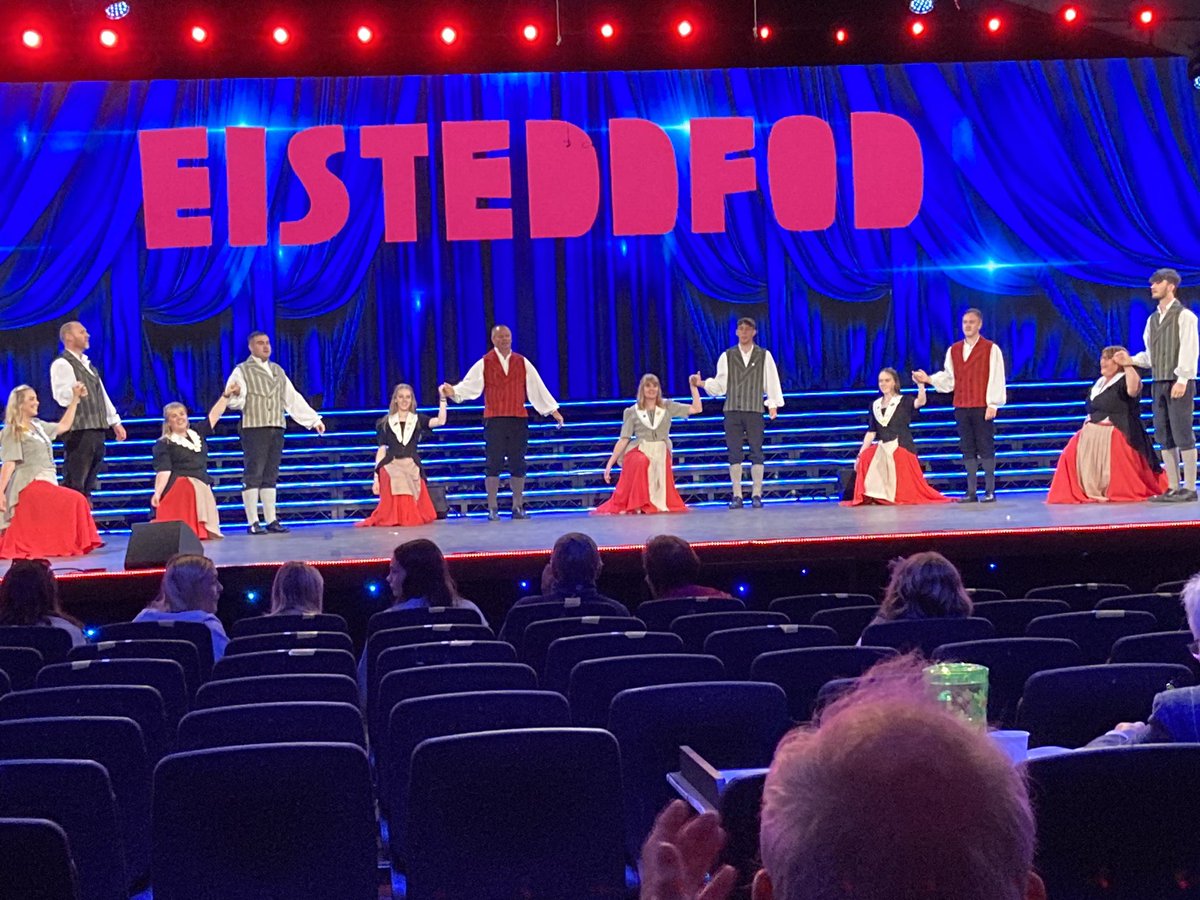 Dawnswyr Talog (@talogwerin) on Twitter photo Dawnswyr Talog yn Tŷ Gwerin yn <a href="/eisteddfod/">eisteddfod</a> HEDDIW am 12:00 - dewch i ymuno yn yr hwyl a’r sbri! Ac yna cyfle i ddysgu ychydig o glocsio yn y Bwthyn <a href="/2pm/">Two O'clock</a> 🏴👞😎 Dawnswyr Talog yn Tŷ Gwerin yn <a href="/eisteddfod/">eisteddfod</a> HEDDIW am 12:00 - dewch i ymuno yn yr hwyl a’r sbri! Ac yna cyfle i ddysgu ychydig o glocsio yn y Bwthyn <a href="/2pm/">Two O'clock</a> 🏴👞😎