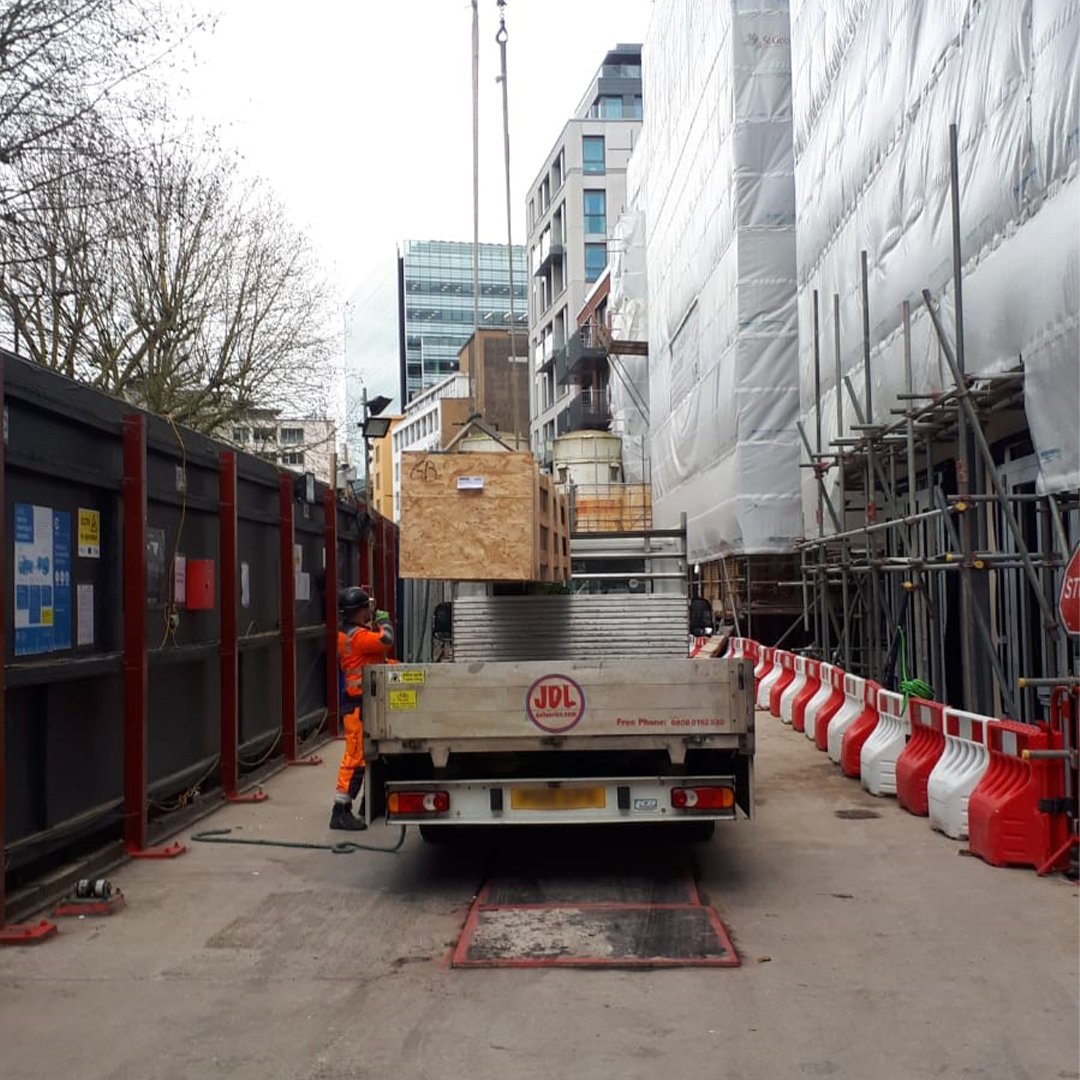 JDLdeliveries's tweet photo. We have 3.5T #flatbeds that can handle loads up to 7 meters in length and up to 1200KG

Perfect for long and tall loads, and also loading/unloading by crane

We can offer much cheaper prices than a 7.5T vehicle

📧 sales@jdldeliveries.com
📞 01622 844449

#courier #kent #delivery https://t.co/aGU0Dhvvoe