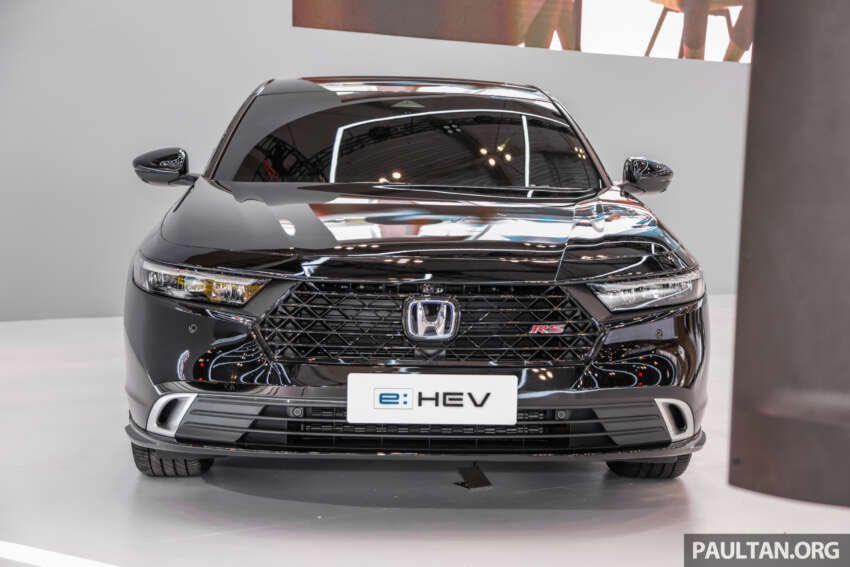 paultantk's tweet photo. Ini Honda Accord baru yang ditunjuk buat pertama kali di ASEAN. Di mana? Di event GIIAS 2023 Indonesia yang sedang berlangsung sekarang.

Tapi tahu tak, Malaysia takkan dapat Accord ni? Ya, hari ni Honda Malaysia telah mengumumkan Honda Accord yg dijual skrg adalah yg terakhir... https://t.co/kq2PjMKSas