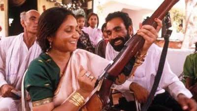Bahujan4India's tweet photo. वर्चस्ववादी सोच को चुनौती देने वाली क्रांतिकारी नायिका एवं नारी अस्मिता की प्रतीक पूर्व सांसद वीरांगना फूलन देवी जी की जयंती पर उन्हें शत शत नमन। #PhoolanDevi https://t.co/X1rbobw6Fc