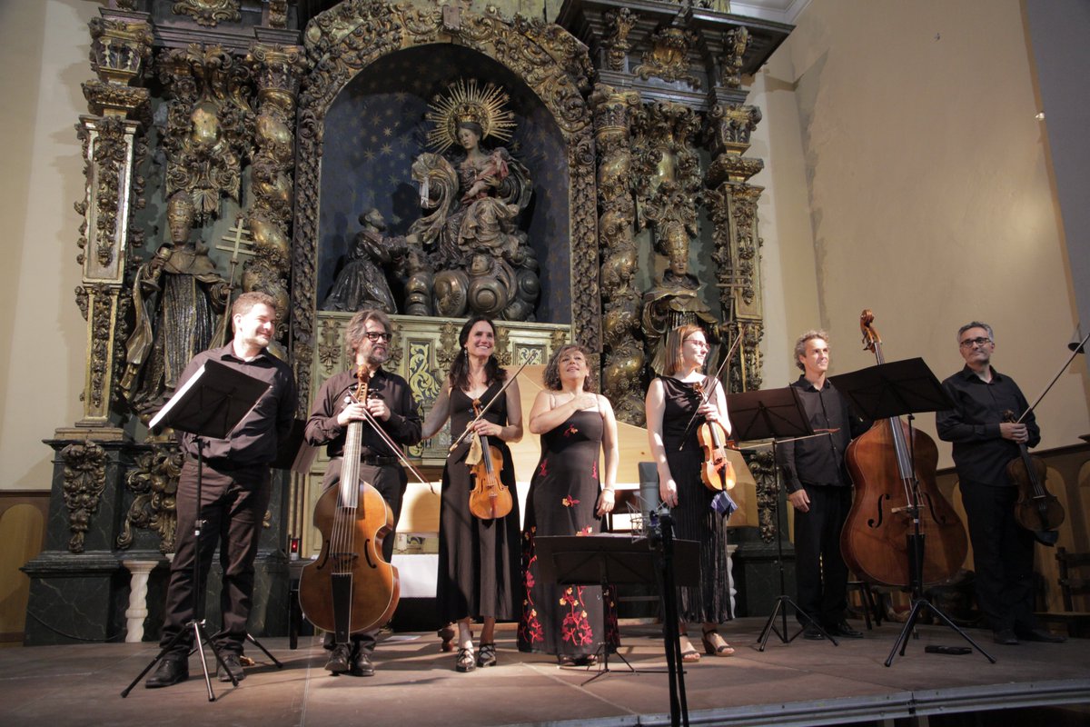 festivalcamino's tweet photo. Ilerda Antiqua. El Carnaval del Prete Rosso. Iglesia del Carmen #Jaca 🎼#32FICS🎵 #Camino #Caminantes #CaminodeSantiago @DPHuesca @AytoJaca @cJacetania @IlerdaAntiqua https://t.co/DLMLwhvJQt