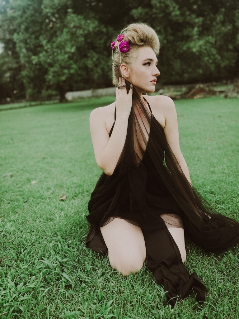 My next single is coming out just in time for overdose awareness day and it’s my hope it connects to the people who need to hear it.  

*link in bio
#fentanylfight #overdoseawarenessday