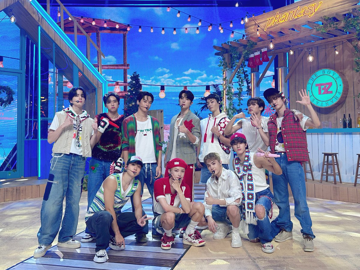 [📸] 더보이즈 엠카운트다운 무대 완료😘 더보이즈만의 서머 판타지를 보여준 LIP GLOSS 첫 방송✨ 궂은 날씨에도 불구하고 힘찬 응원을 해주셔서 감사해요😍 우리 2023 K 글로벌 하트 드림 어워즈에서 만나요🤩

#THEBOYZ #더보이즈 #PHANTASY #LIPGLOSS