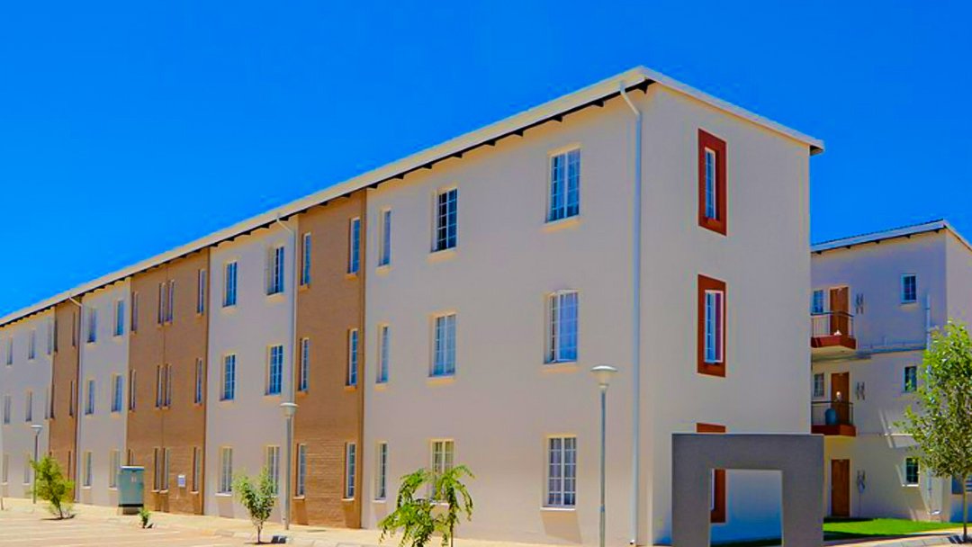 SHRA_Online's tweet photo. #thursdayfeature Matlosana Gardens situated in Klerksdorp, North West.
A development that is the 1st of Instratin’s flagship social housing developments. 

To apply, contact HabitatPropertyManagement 0101003040 https://t.co/zu73p1NuQl 
#socialhousingrental #housingforall https://t.co/4Y304Tf8G7