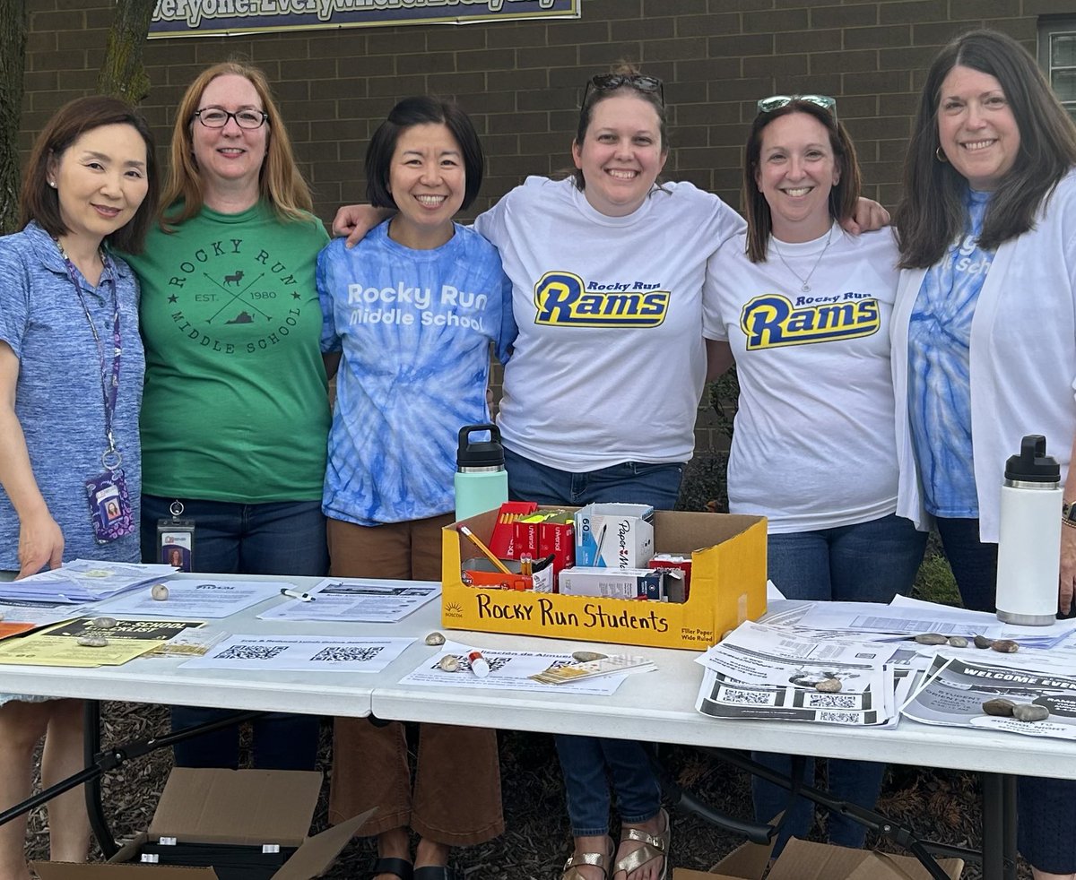 rachelwsweeney's tweet photo. No better way to spend an August evening than greeting new and returning @RockyRunMS families during neighborhood visits! Great turn out for the @Chantilly_HS pyramid last night. School starts on August 21st! 🚌 @FCPSR5 @fcpsnews https://t.co/1QDSJNkWZf
