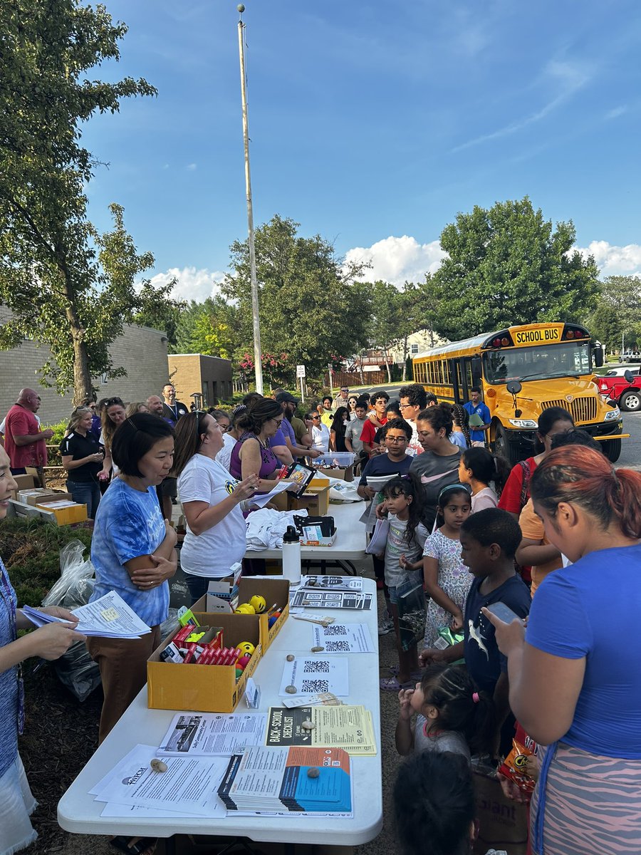 rachelwsweeney's tweet photo. No better way to spend an August evening than greeting new and returning @RockyRunMS families during neighborhood visits! Great turn out for the @Chantilly_HS pyramid last night. School starts on August 21st! 🚌 @FCPSR5 @fcpsnews https://t.co/1QDSJNkWZf
