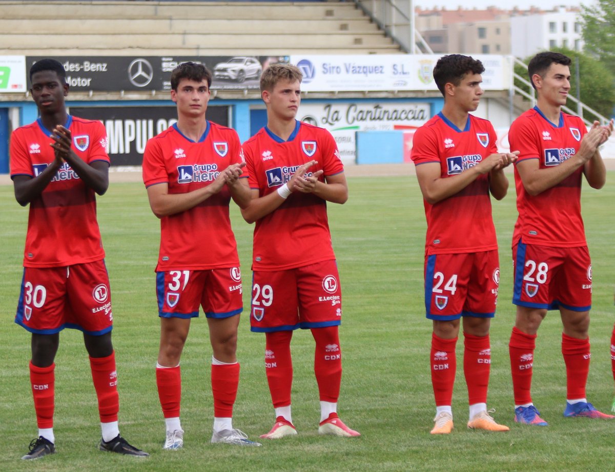 cdnumancia's tweet photo. 😍 La #CanteraCDN, muy protagonista en esta pretemporada del primer equipo #numantino

📸 by @rohicu https://t.co/gj3h1pVlsi