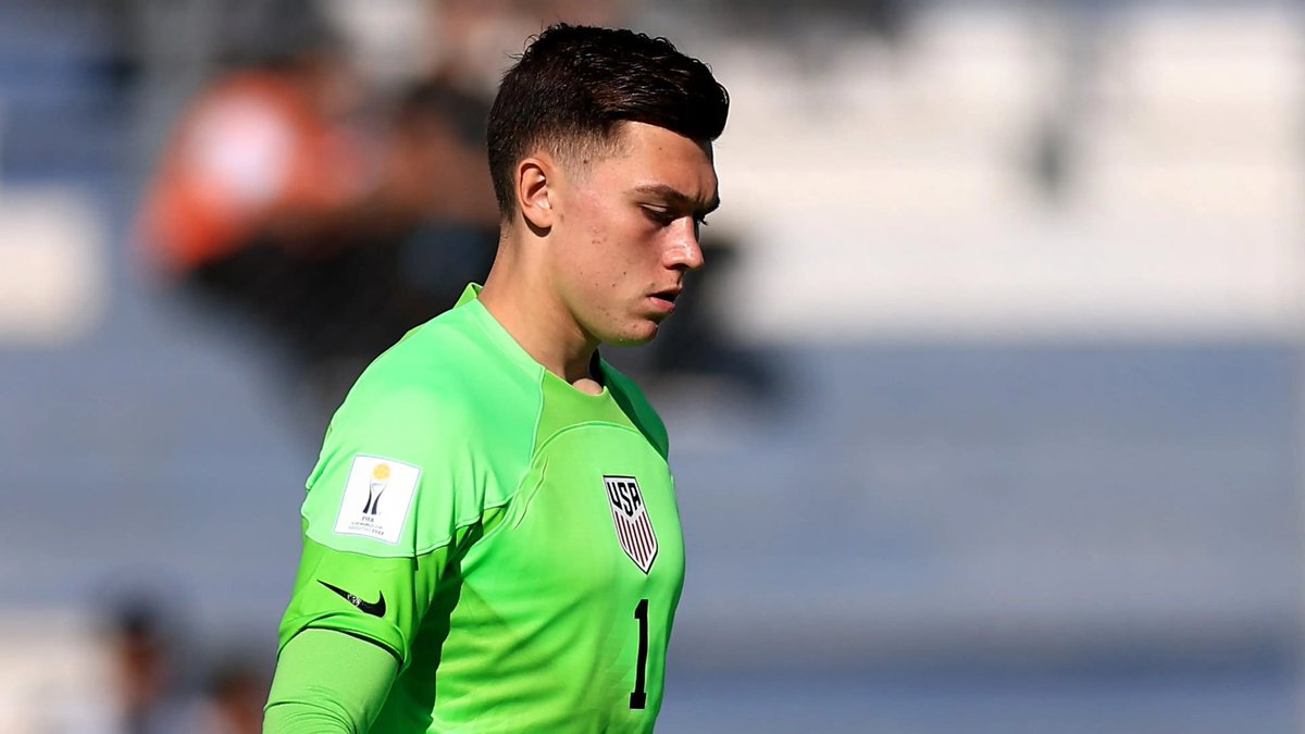 100B_Chelsea's tweet photo. 🚨 - OFFICIEL

#Slonina s'envole pour le KAS #Eupen pour un prêt de 1 an jusqu'en juin 2024.

Notre jeune gardien de but retrouve le championnat de Belgique 🇧🇪 

Good luck Gaga ! 👏

#CFC https://t.co/2McvvUt7Xp