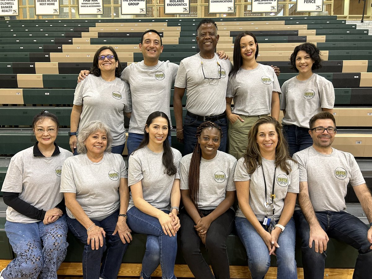 JesusRedondo_SC's tweet photo. Another year, some new faces, same spirit: making a difference in our students lives. We all have the talent and experience our kiddos need to succeed. Let’s #InspireTheBluff2004 ! #wearecrew #uswerb @rbhsgators @lexingtonone https://t.co/3TEfOKfcBo