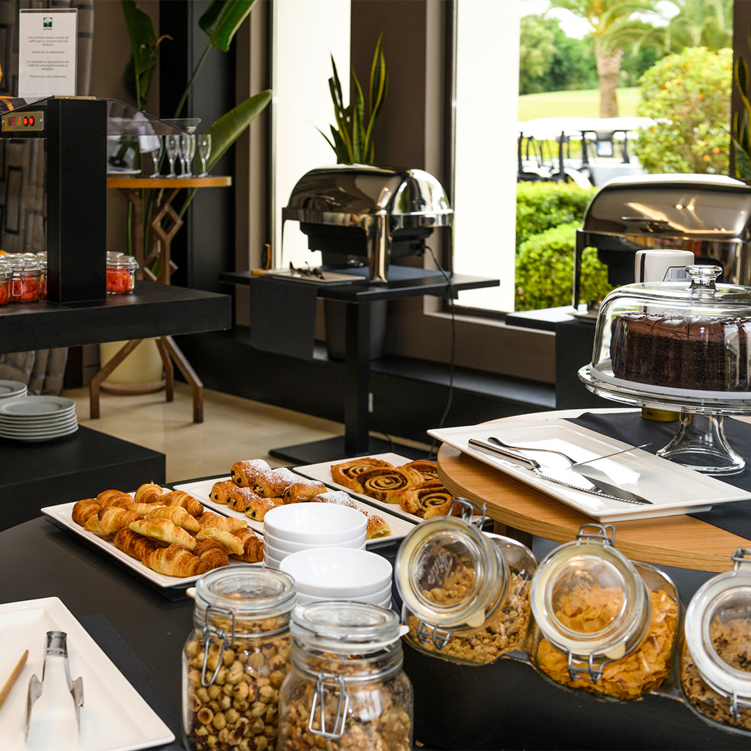 lascolinasgolf's tweet photo. The perfect day starts at unik! ☀️
A good breakfast sets you up for the rest of your day, come and satisfy your appetite with our extensive breakfast buffet 🍉🥨🫖
#LasColinasgolf #unik #elpoderdelsabor #restauranteunik #Alicante https://t.co/kmzdLPXrye
