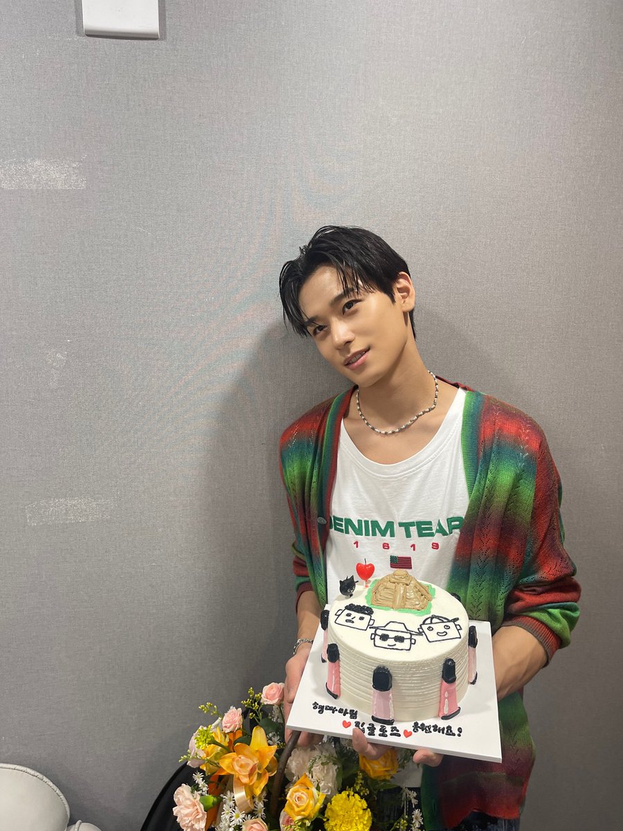 WE_THE_BOYZ's tweet photo. [주연] 감사합니다~ 
team 형따라 마야로❤ https://t.co/REcLzrEnRv