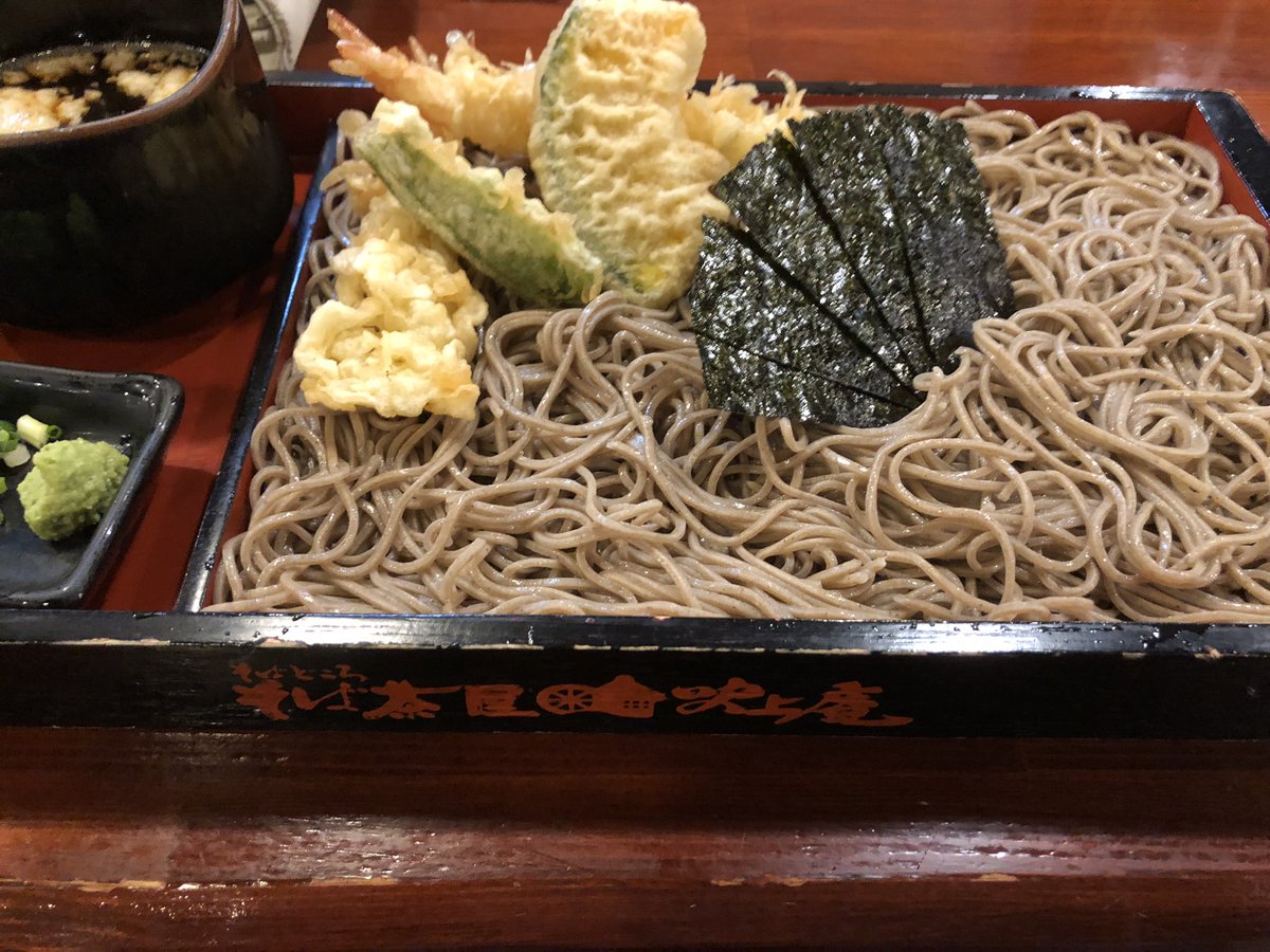 会社の新人後輩君をご飯に誘おうと思ったけど自分がインキャ過ぎて誘うのに緊張して結局1人で行きつけの蕎麦屋さんに来てしまった男の図