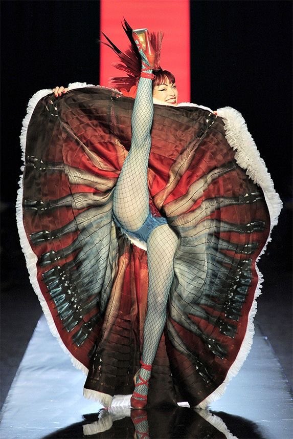 italybutoncrack's tweet photo. Jean Paul Gaultier s/s ‘11. https://t.co/Wn3qaSf4R4