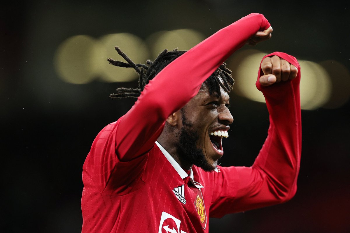 FabrizioRomano's tweet photo. EXCLUSIVE: Fenerbahçe have submitted an official bid to Manchester United for Fred, clubs sources confirm 🚨🟡🔵

Understand proposal worth €15m total package, add-ons included.

Negotiations ongoing on both club and player side, Fener trying to complete this top signing soon. https://t.co/9tsgvwi47f